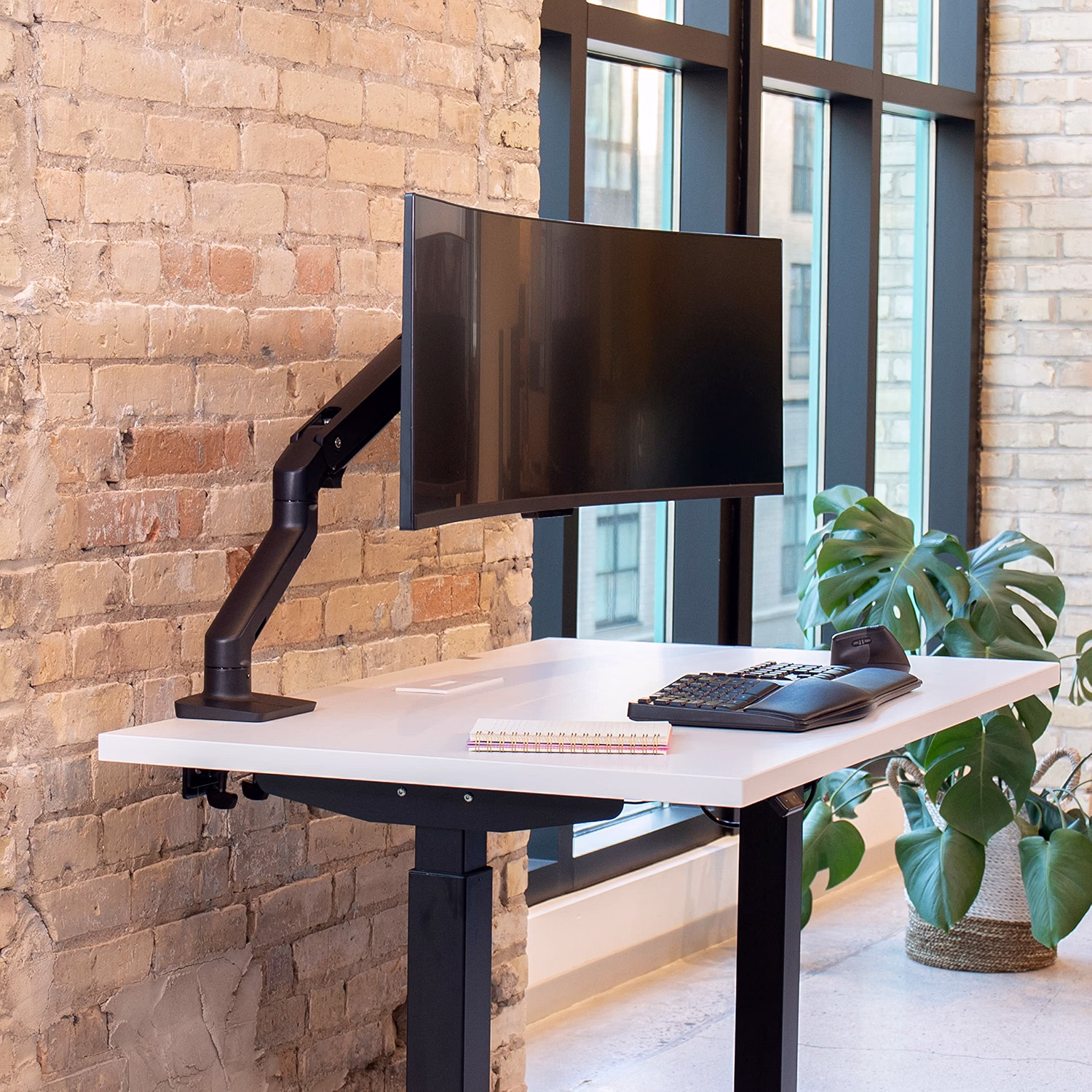 Ergotron – HX Premium Heavy Duty Monitor Arm
